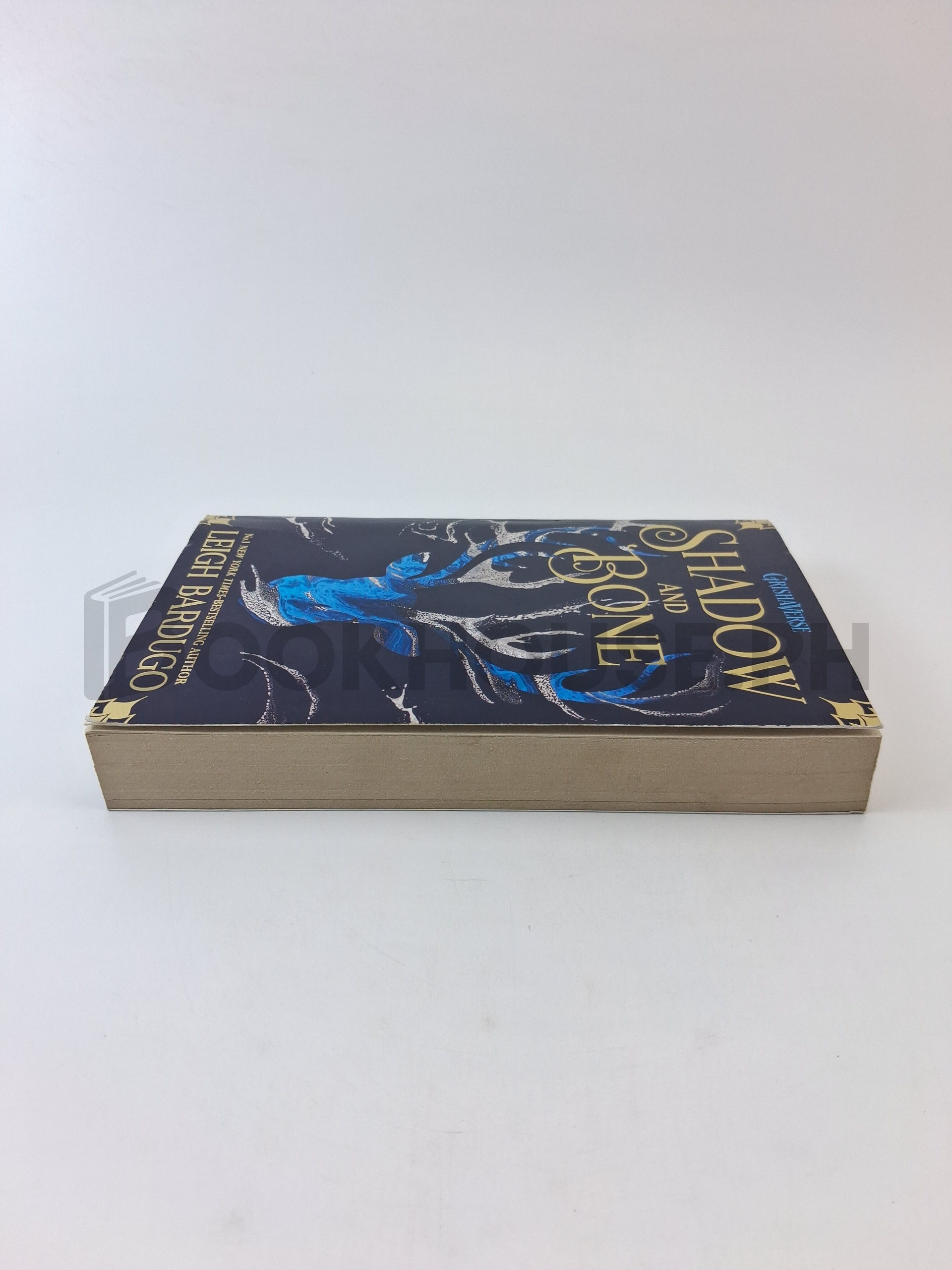 Shadow And Bone by Leigh Bardugo - Image 4