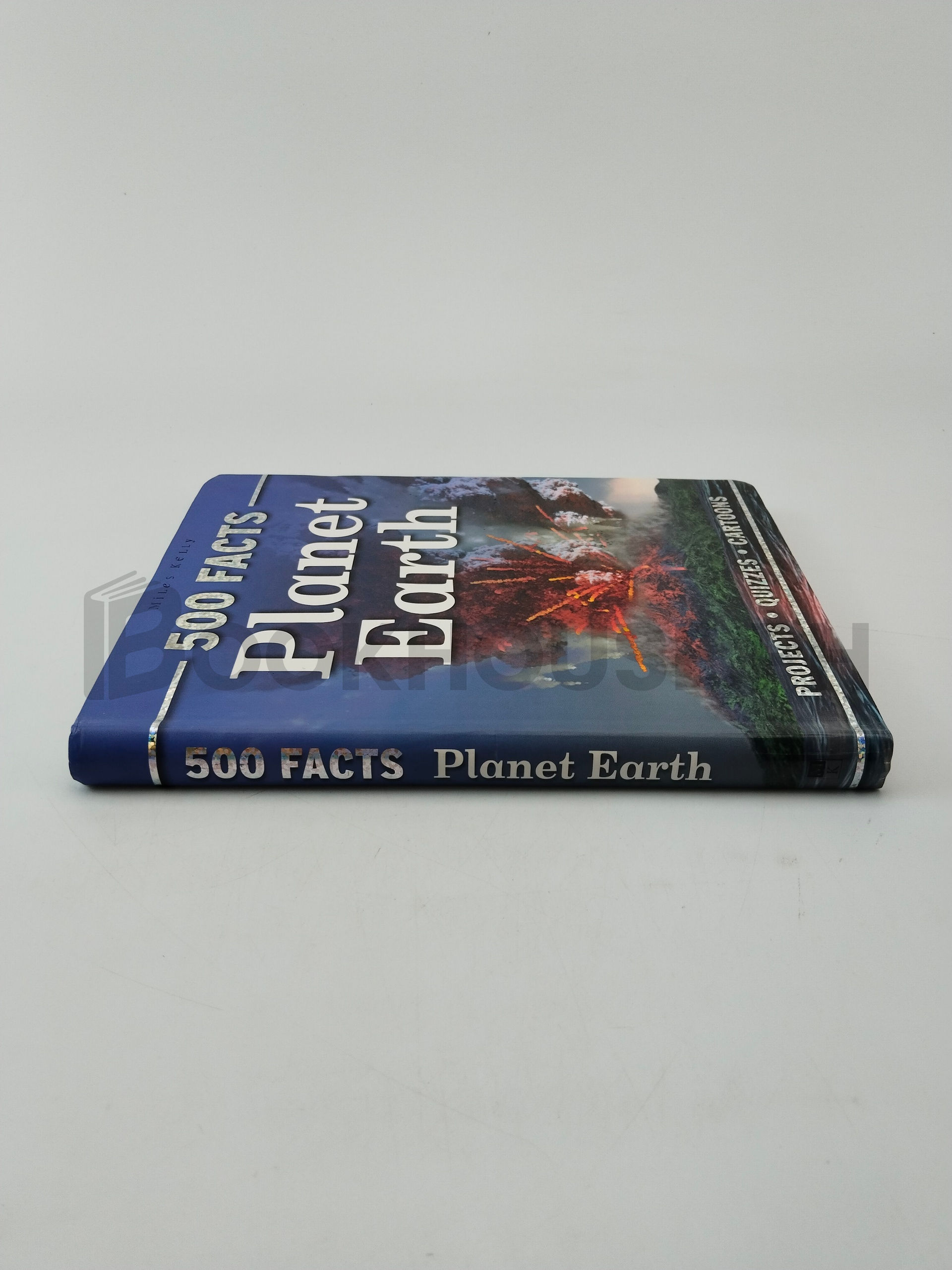 500 Facts - Planet Earth by Stephen James - Image 3