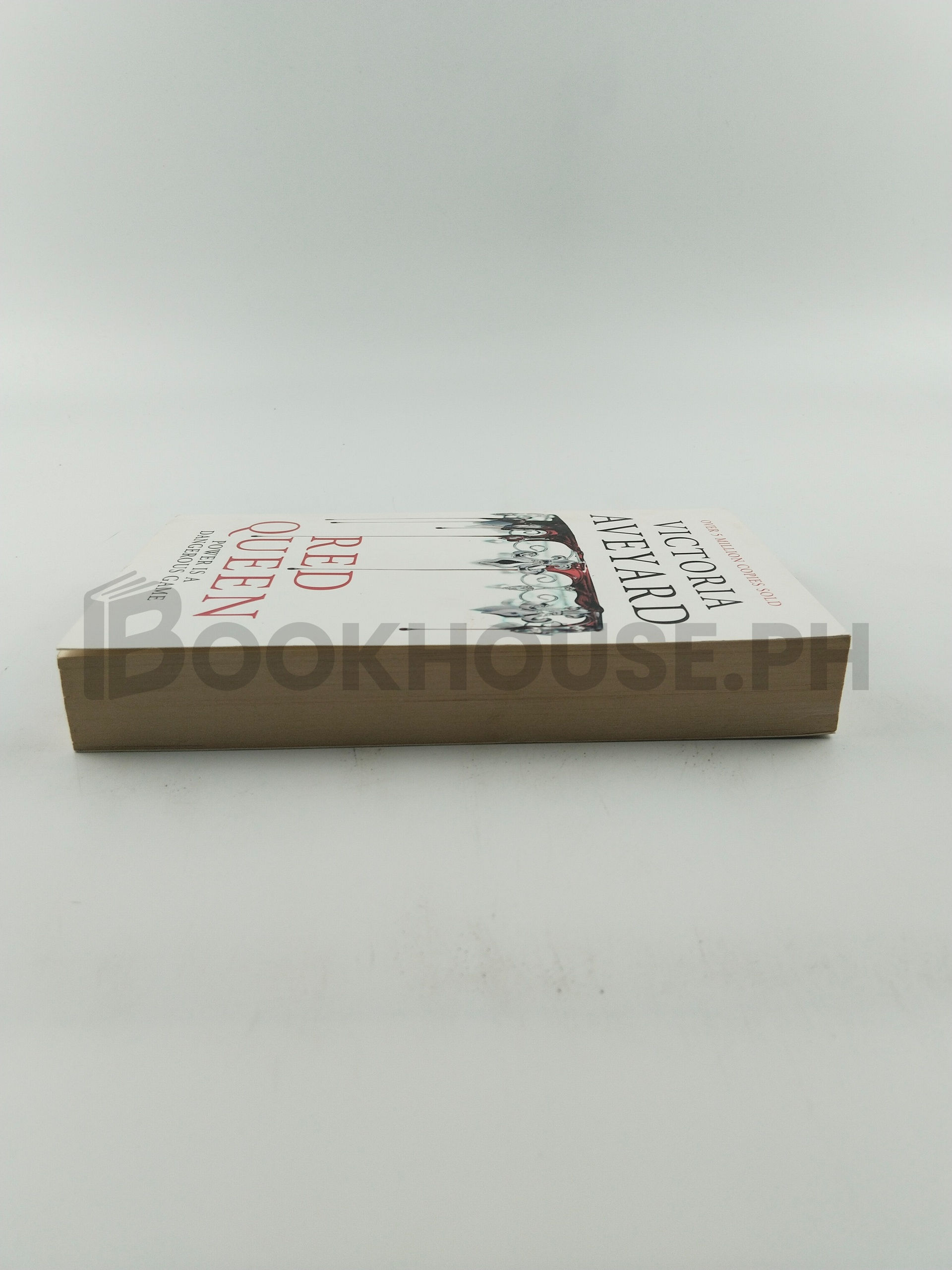 Red Queen by Victoria Aveyard - Image 4