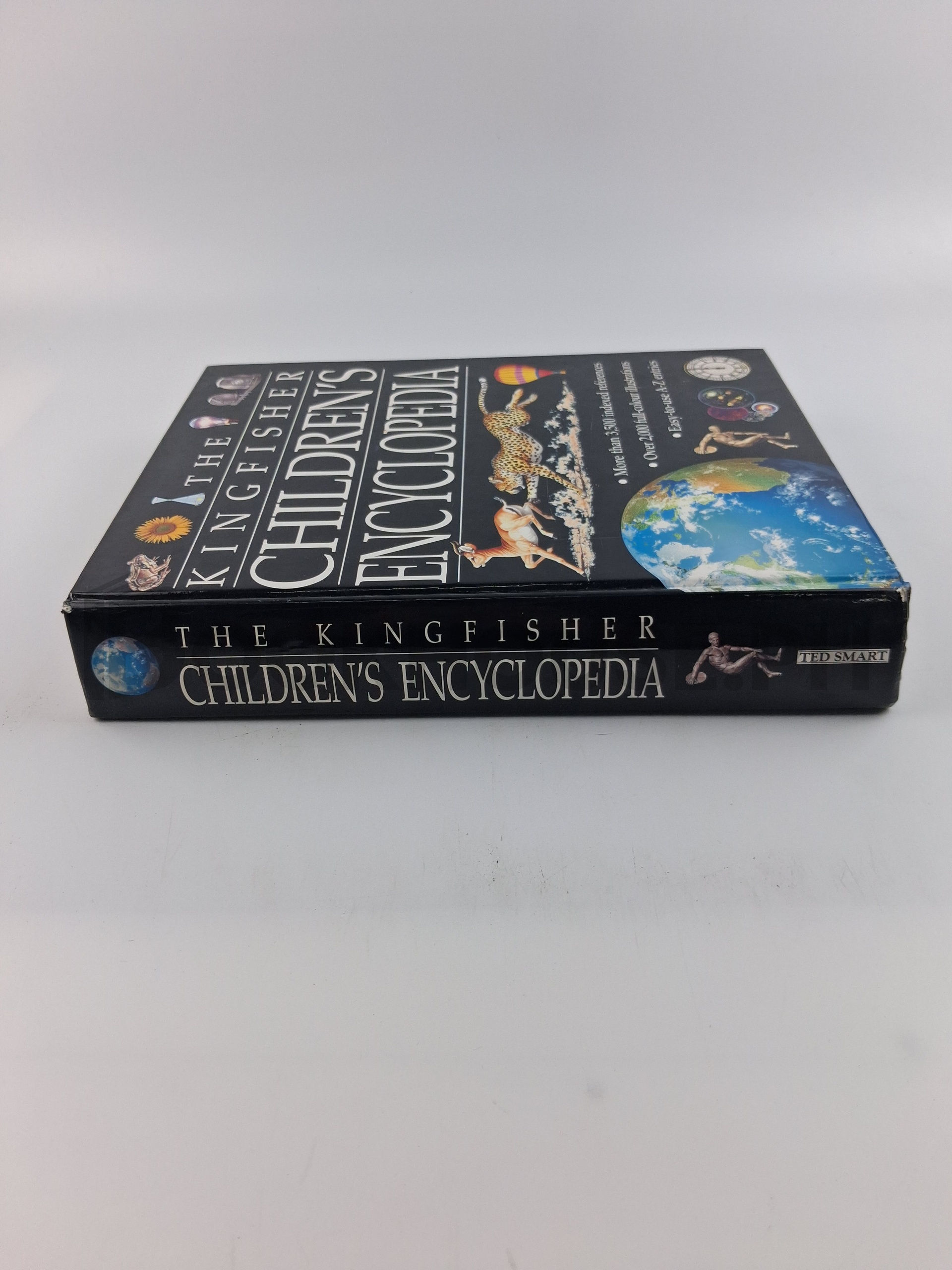 The Kingfisher Children's Encyclopedia by Ted Smart - Image 3