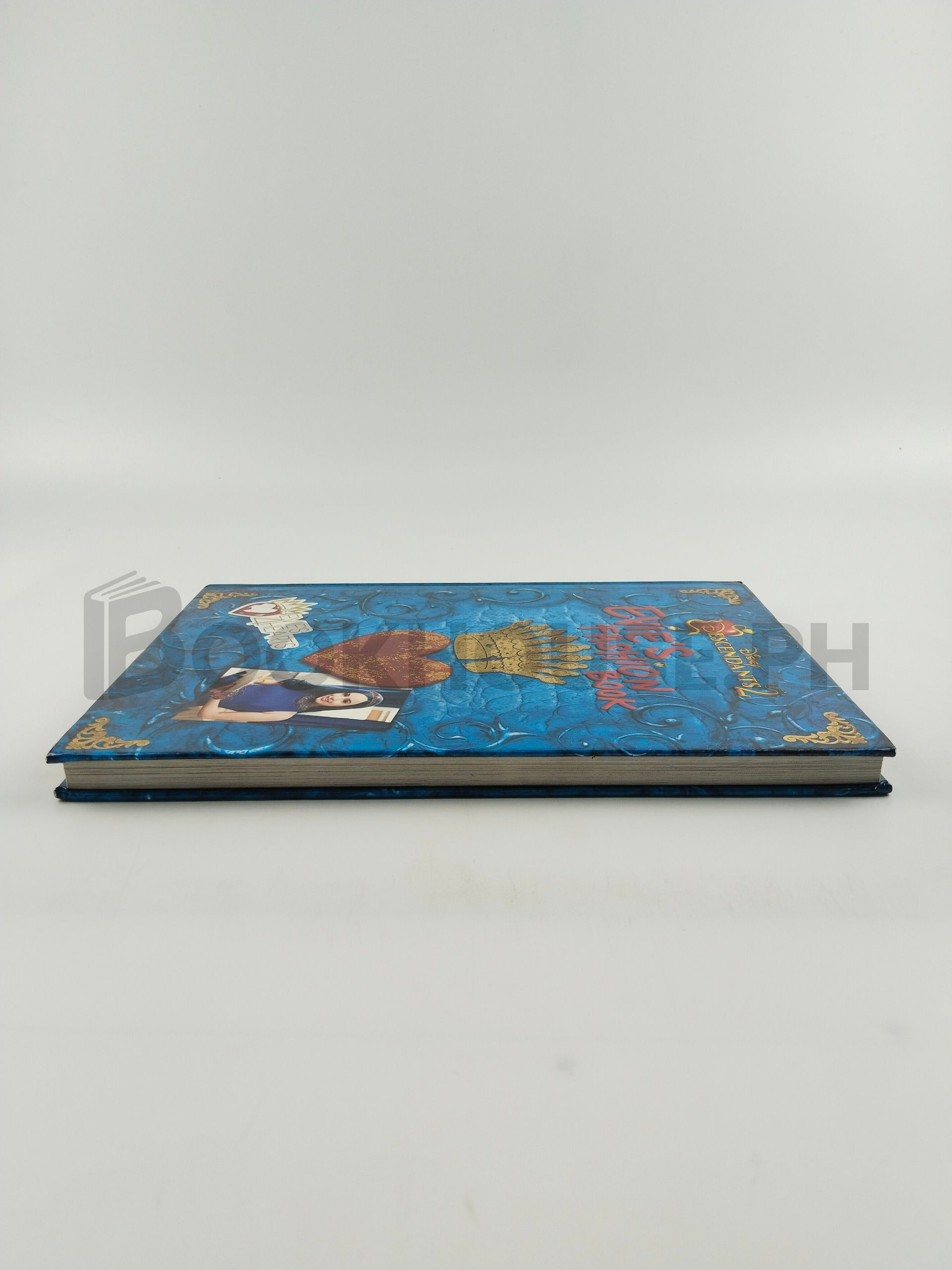 Descendants 2 Evie's Fashion Book by Disney Books - Image 4